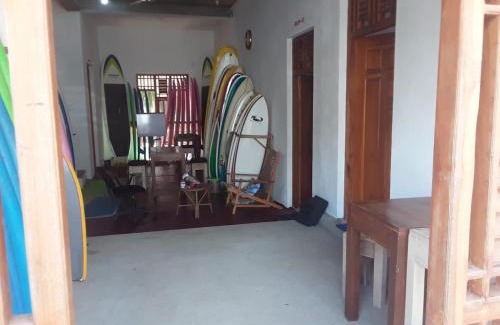 Pottuvil Division 2 House | Discover Robbo's Surfcamp: Pet-Friendly with Breakfast Included