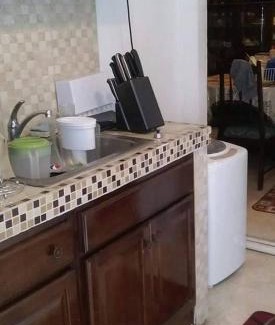 Harbour View House | Robby's Place: Oceanfront Getaway with Child-Friendly Amenities