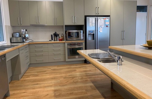 Waterhouse House | Robe Resort: Wheelchair Accessible & Family-Friendly Retreat