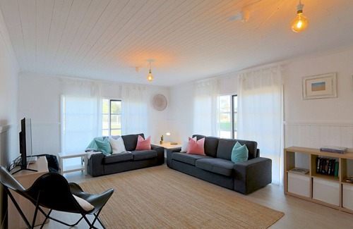 Waterhouse House | Ideal Stay at Robe Two Five, Steps from Long Beach