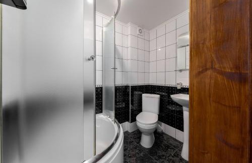 Dragobrat Hotel | Discover U-Roberta: Ocean View with Pool and Breakfast