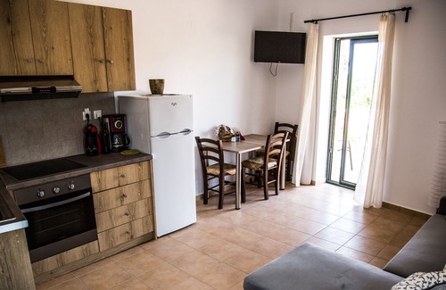 Faneromeni Apartment | Discover Roberta Apartment in a Traditional Cretan Village