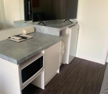 Waterhouse Hotel | Beachfront Retreat at Robetown Motor Inn & Apartments