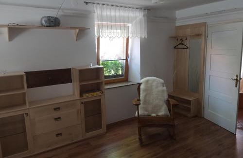 Vransko House | Robida: Pet-Friendly Retreat with Oceanfront Spa & Pool