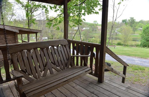 Lenhartsville Other | Pet-Friendly Robin Hill Cottage with Pool - Rated 10/10