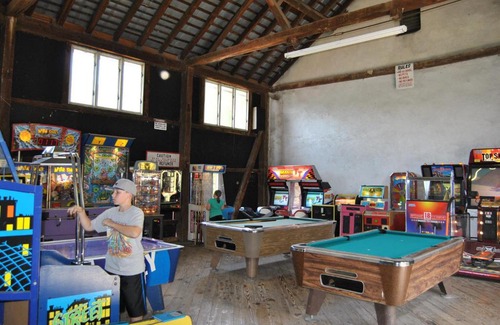 Lenhartsville Other | Relax at Robin Hill Camping Resort with Poolside Cottages