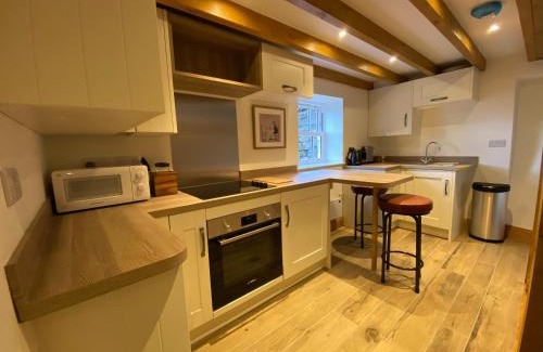 Whatstandwell House | Experience Robin Hood Tower: Pet-Friendly & 4-Star Stay