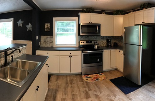 Lake Ann House | Explore Robin's Nest in the Charming Village of Lake Ann