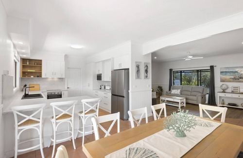 Empire Vale House | Robin's Place: Ideal for Fishing and Family Relaxation