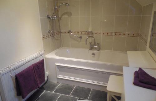 Auchterarder Apartment | Discover Robin's Rest: Family-Friendly Retreat with 9/10 Score