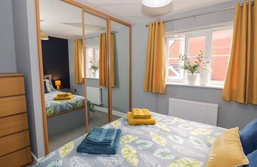 Evesham Cottage | Family-Friendly Robins Cottage with Garden in Evesham