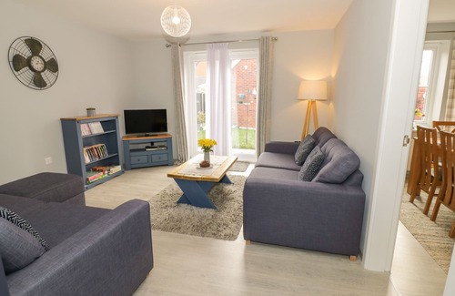 Evesham Cottage | Family-Friendly Robins Cottage with Garden in Evesham