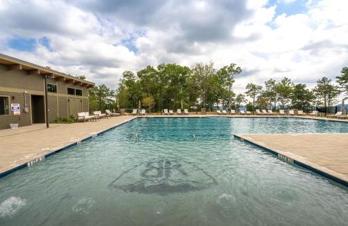 Deep Gap House | Relax at Robins Crest: Spa, Hot Tub & Family Friendly