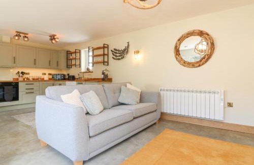 Hele House | Elegant Robins Downs: 4-Star Pet-Friendly Retreat