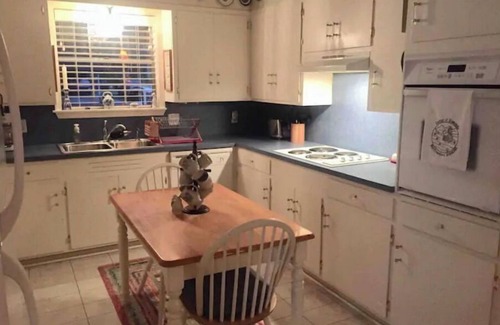 Murfreesboro House | Robins Nest: A Top Rated Getaway with Lake Views