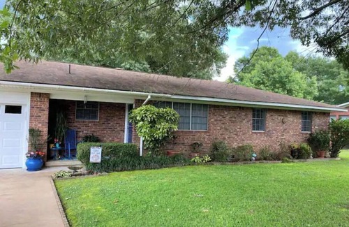 Murfreesboro House | Robins Nest: A Top Rated Getaway with Lake Views