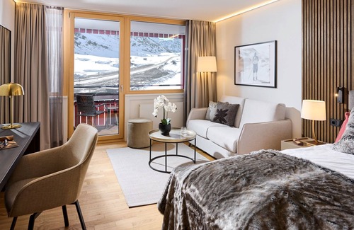 Zuers Hotel | Discover ROBINSON ALPENROSE ZÜRS: Family-Friendly Retreat
