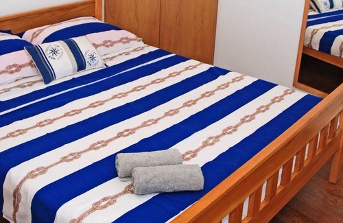 Tkon House | Robinson House Seaway with Pool: Ideal for Families