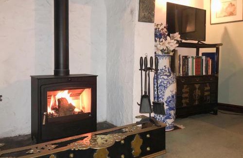 Alston House | Robsons Cottage: Family and Pet-Friendly Retreat Awaits