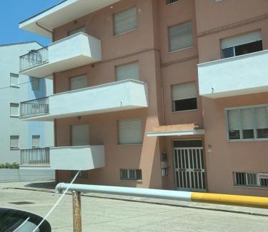 Fossacesia Marina Apartment | Pet-Friendly Retreat at Roby Seahouse - Guest Rated 9.8