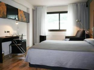 Avinguda de Carlemany Hotel | Discover Roc Blanc Hotel & Spa: 4-Star Retreat with Amenities