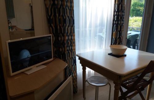 Rohan Other | Family-Friendly Stay at Roc Han with Kitchen Amenities