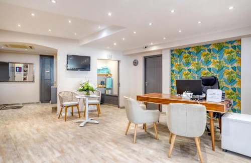 Le Lavandou Hotel | Oceanfront Roc Hotel - 4-Star Retreat with Private Beach