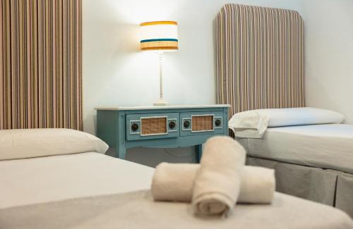 Alora House | Kid-Friendly Stay at Rocamadour Casa del Caminito - 4 Stars
