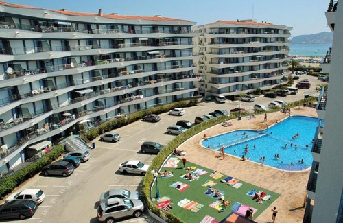 L'Estartit Apartment | Experience ROCAMAURA II 4-Star with Oceanfront Views
