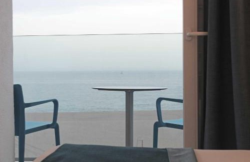 Canet de Mar Hotel | Oceanfront Rocatel: Guest Rated 9/10 with Pool Access