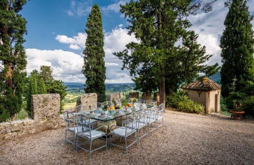 Cetona Villa | Discover Rocca di Cetona: A Unique Medieval Castle Retreat