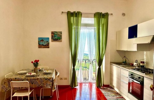 Rocca di Papa Apartment | Pet-Friendly Retreat at The Favor House with Spa & Breakfast