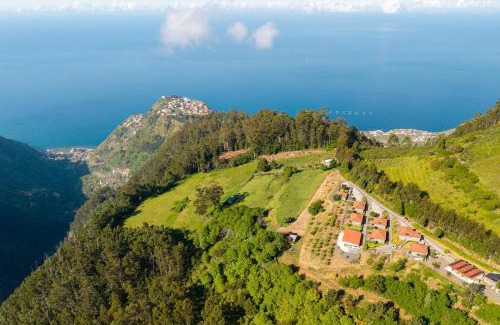 Calheta House | Rochão Village: Family-Friendly Retreat with Private Pool & Spa