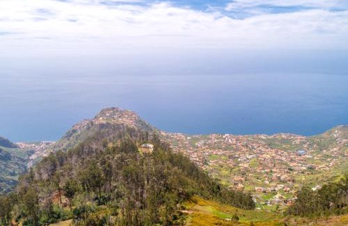 Calheta House | Rochão Village: Family-Friendly Retreat with Private Pool & Spa