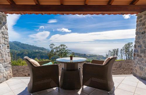 Calheta House | Rochão Village: Family-Friendly Retreat with Private Pool & Spa