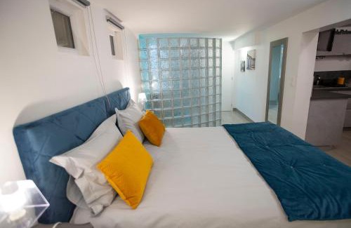 Rochecorbon House | Rochecorbon Le Gite des Clouet with Breathtaking Ocean Views