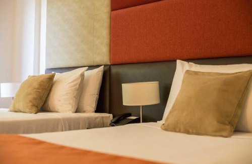 Macrozona Bahia Redonda y Primeros Faldeos Hotel | Discover Rochester Calafate: 4-Star Family-Friendly Stay