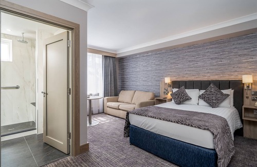 Dublin Hotel | Rochestown Lodge Hotel: Family-Friendly Stay with Spa & Pool