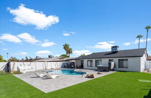 Mesa Grande House | Rock and Glam Paradise