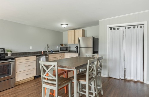 Lookout Mountain House | Rock Creek Cottage: Ideal Spot for Relaxation and Fun