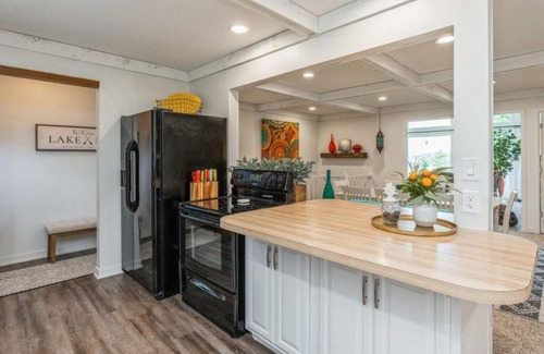 Kellogg House | Lakefront Retreat at Rock Creek with Family-Friendly Amenities