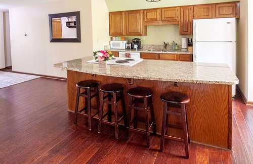 West Shore House | Experience Rock Creek Loft Guest House by Lake Perry
