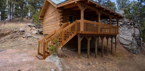 Custer Hotel | Relax at Rock Crest Lodge & Cabins with Oceanfront Views