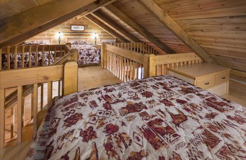 Custer Hotel | Relax at Rock Crest Lodge & Cabins with Oceanfront Views
