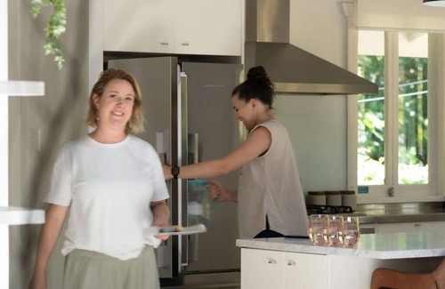 Patonga House | Exquisite Rock Davis Beachouse: Family-Friendly Retreat