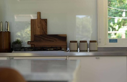 Patonga House | Exquisite Rock Davis Beachouse: Family-Friendly Retreat