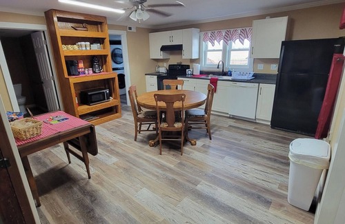 Cowley County Other | Idyllic Countryside Farm Stay with Family-Friendly Amenities