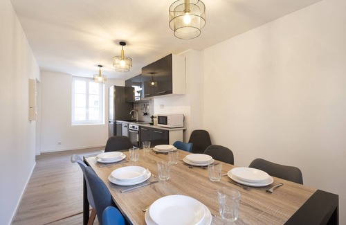 Metz-Centre – Ancienne Ville Apartment | Explore Rock in Share - Le Cosmopolitain: Pet & Child Friendly