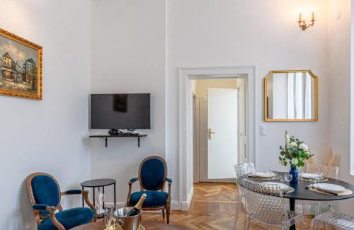 Nouvelle Ville Apartment | Pet-Friendly Stay at Rock in Share - Le Vauban Hotel