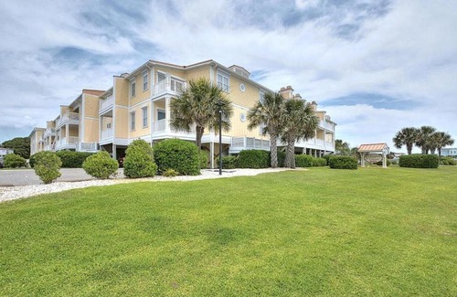 Yaupon Beach House | Rock N Reel: Family-Friendly Retreat with Pool & Hot Tub
